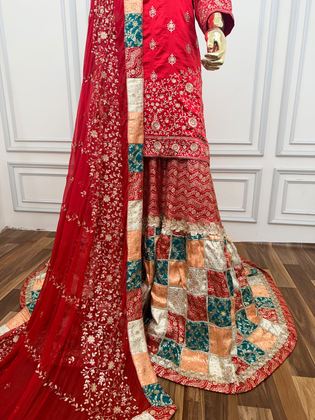 BRIDAL RED CHATAPATI FARSHI