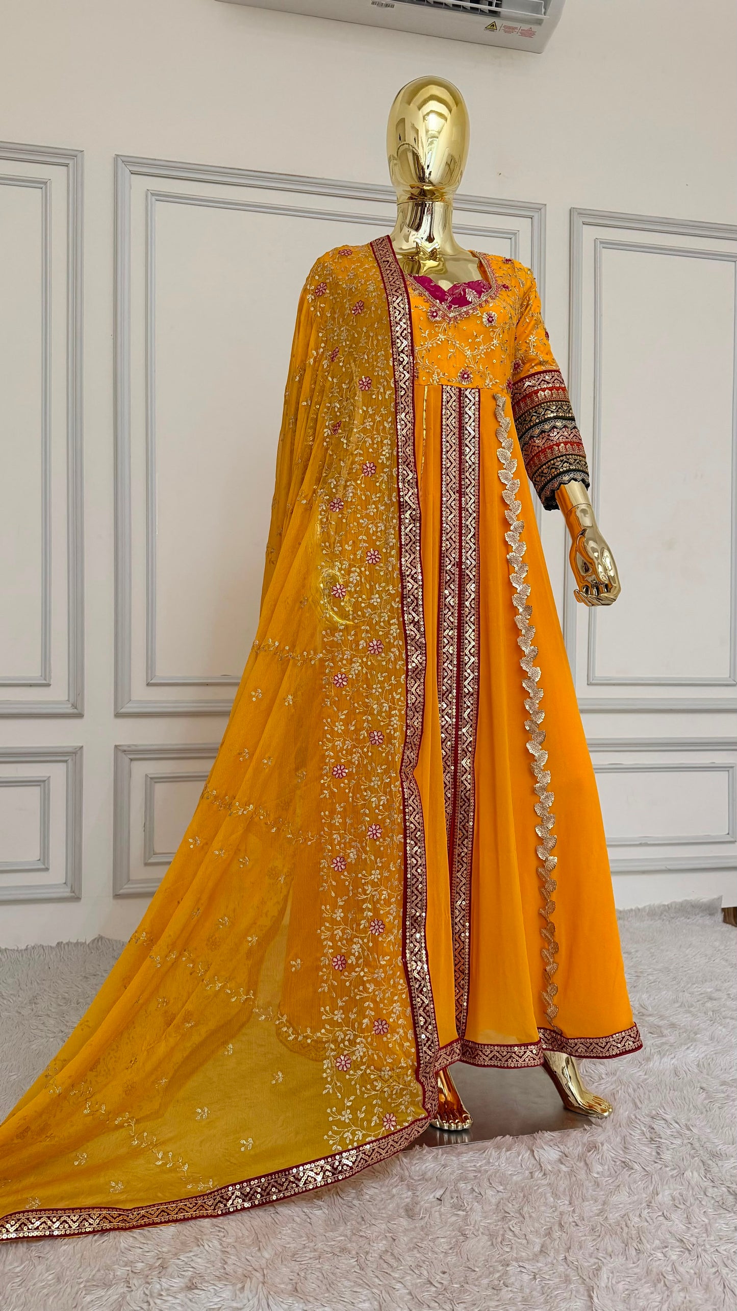 HALDI SPECIAL GOWN