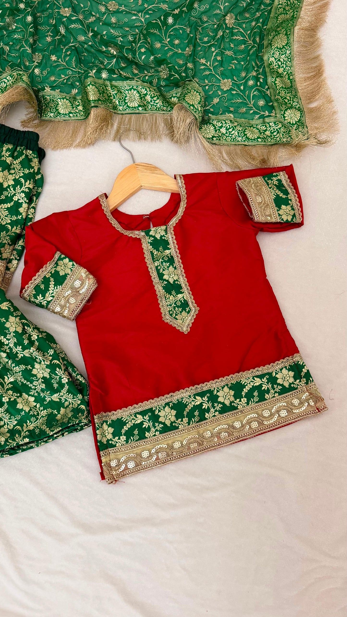 MAROON GREEN CONTRAST GHARARA