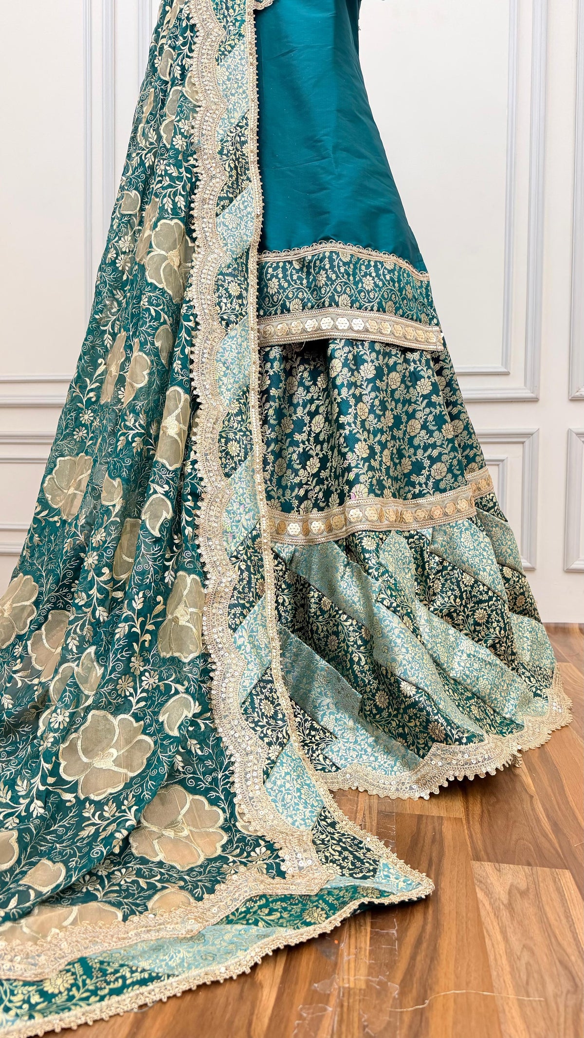 PASTLE GREEN  CHATAPTI FARSHI LAHENGA