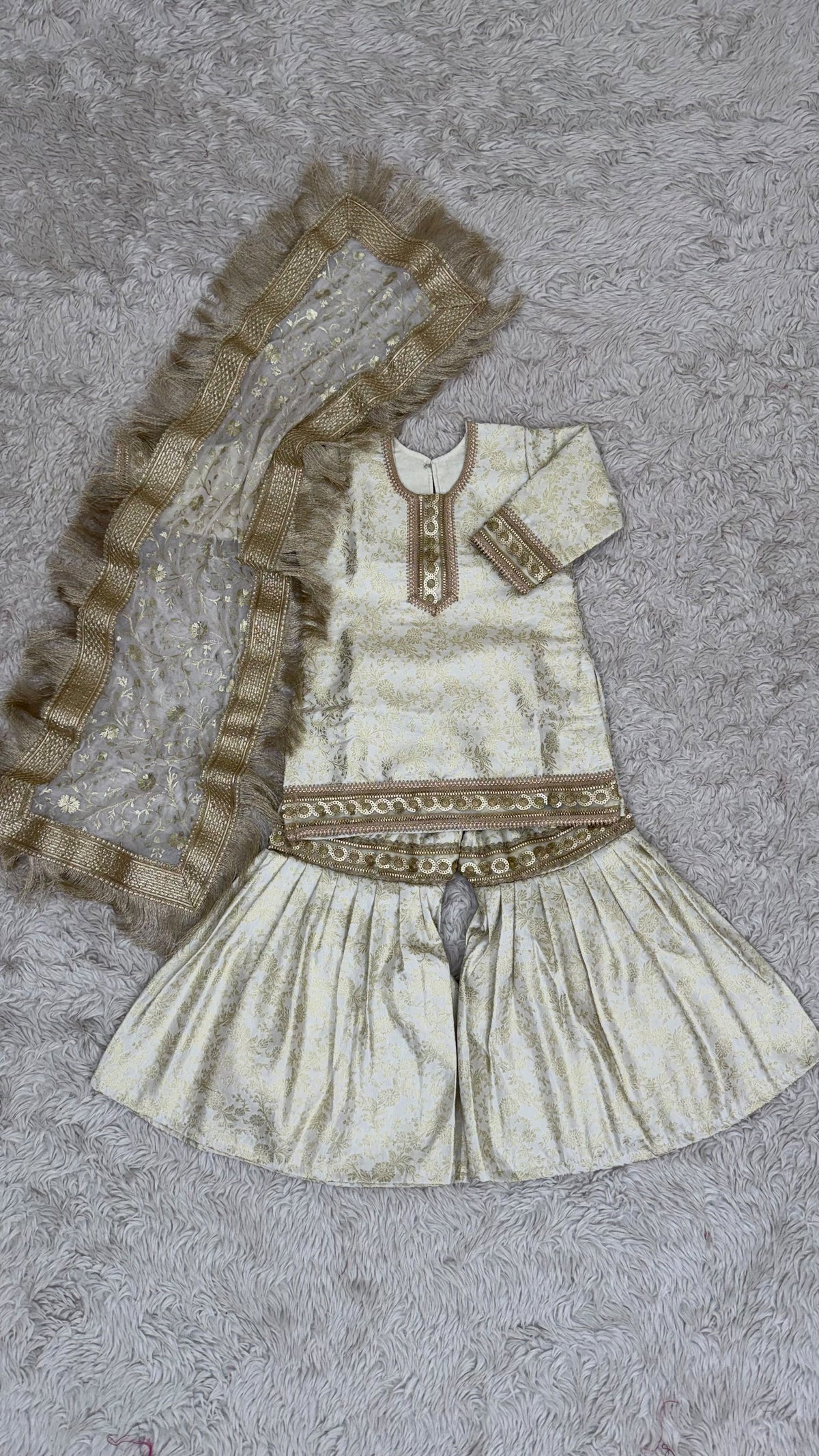 OFF WHITE BANARASI TOP GHARARA