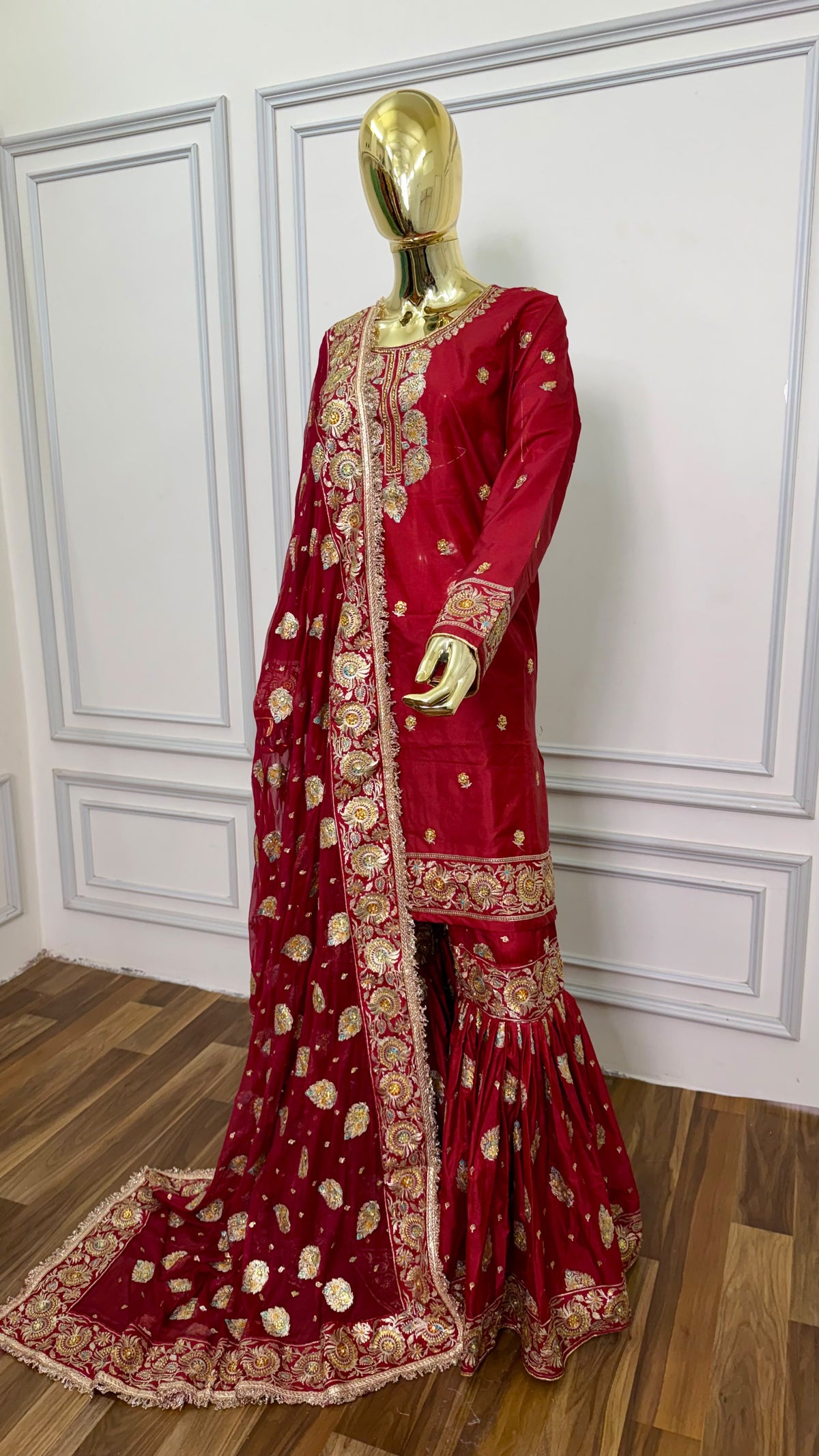 BRIGHT MAROON MEENEDAR BOOTA GHARARA