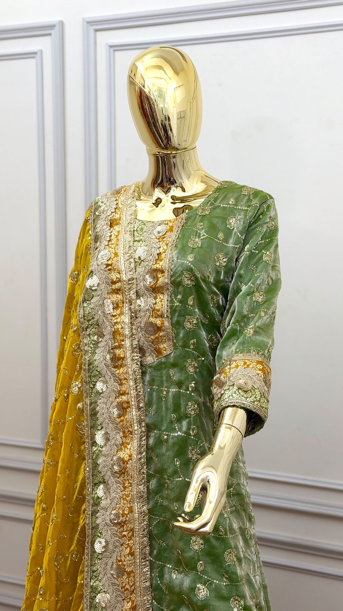 BRIGHT EMERALD GREEN       RAMPURI GHARARA