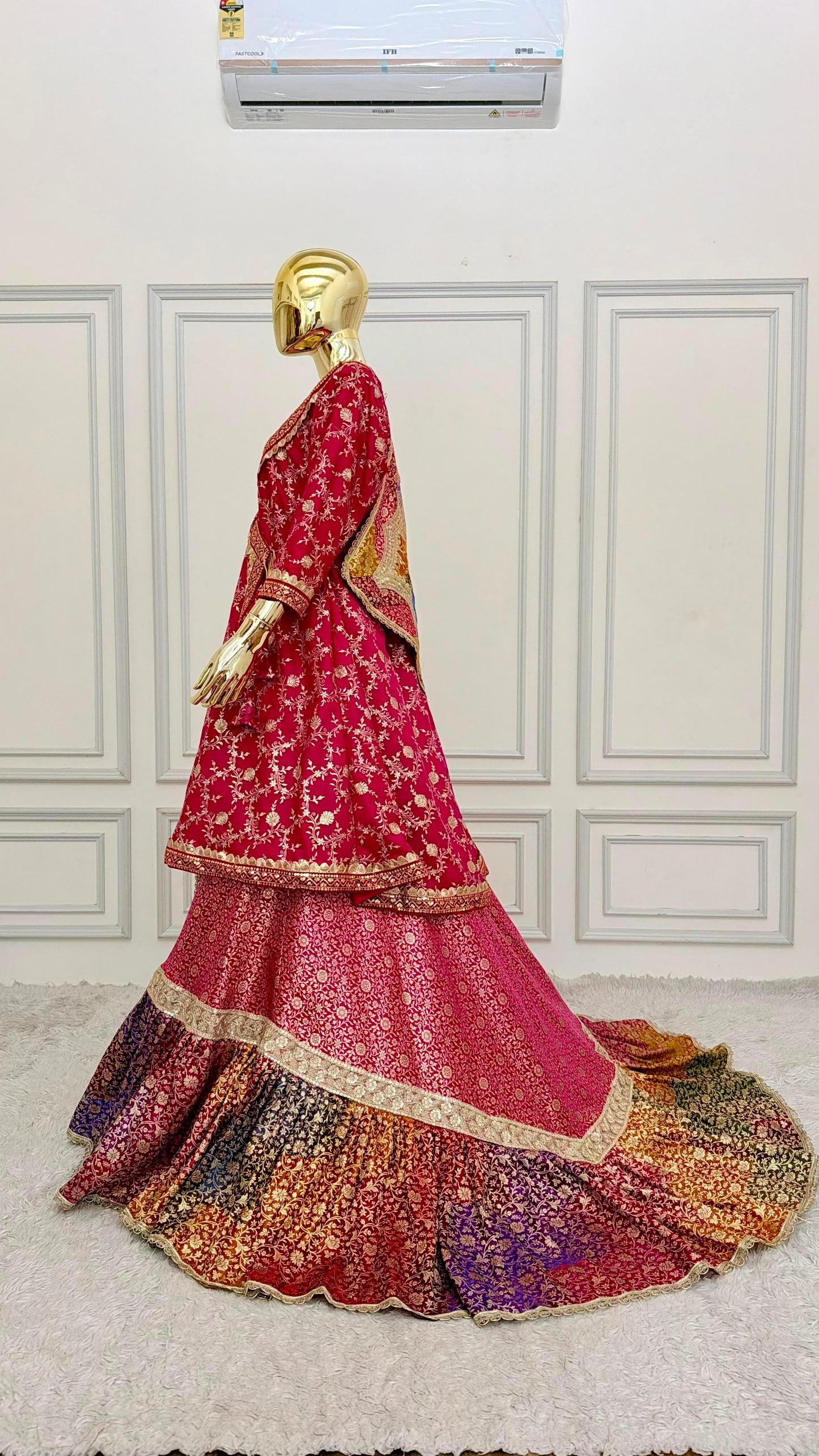 ANGRAKHA BASED FARSHI OUTFIT