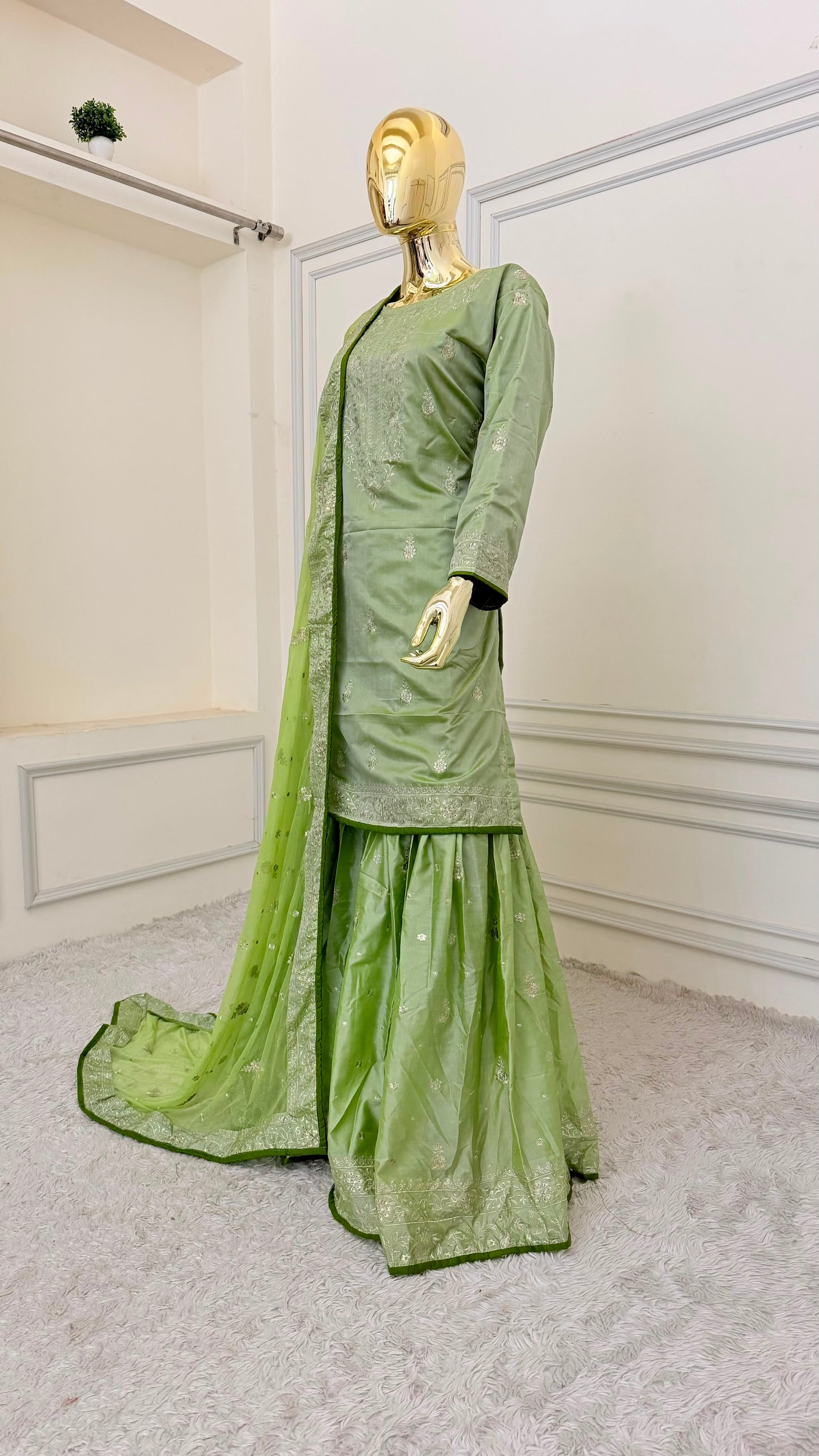 PASTLE PISTA GIRLISH GHARARA