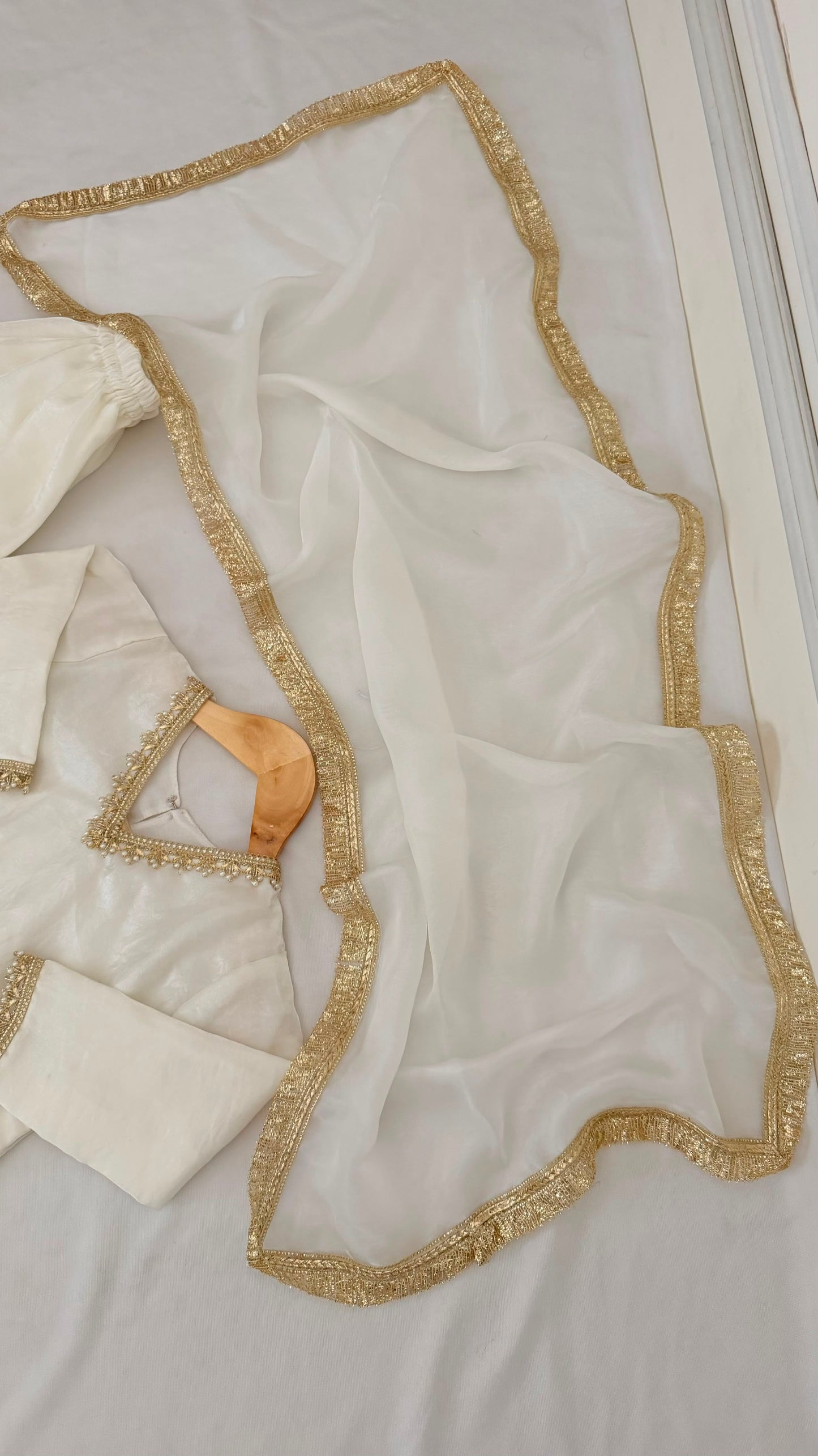 WHITE COLOR KIDS SALWAR SUIT