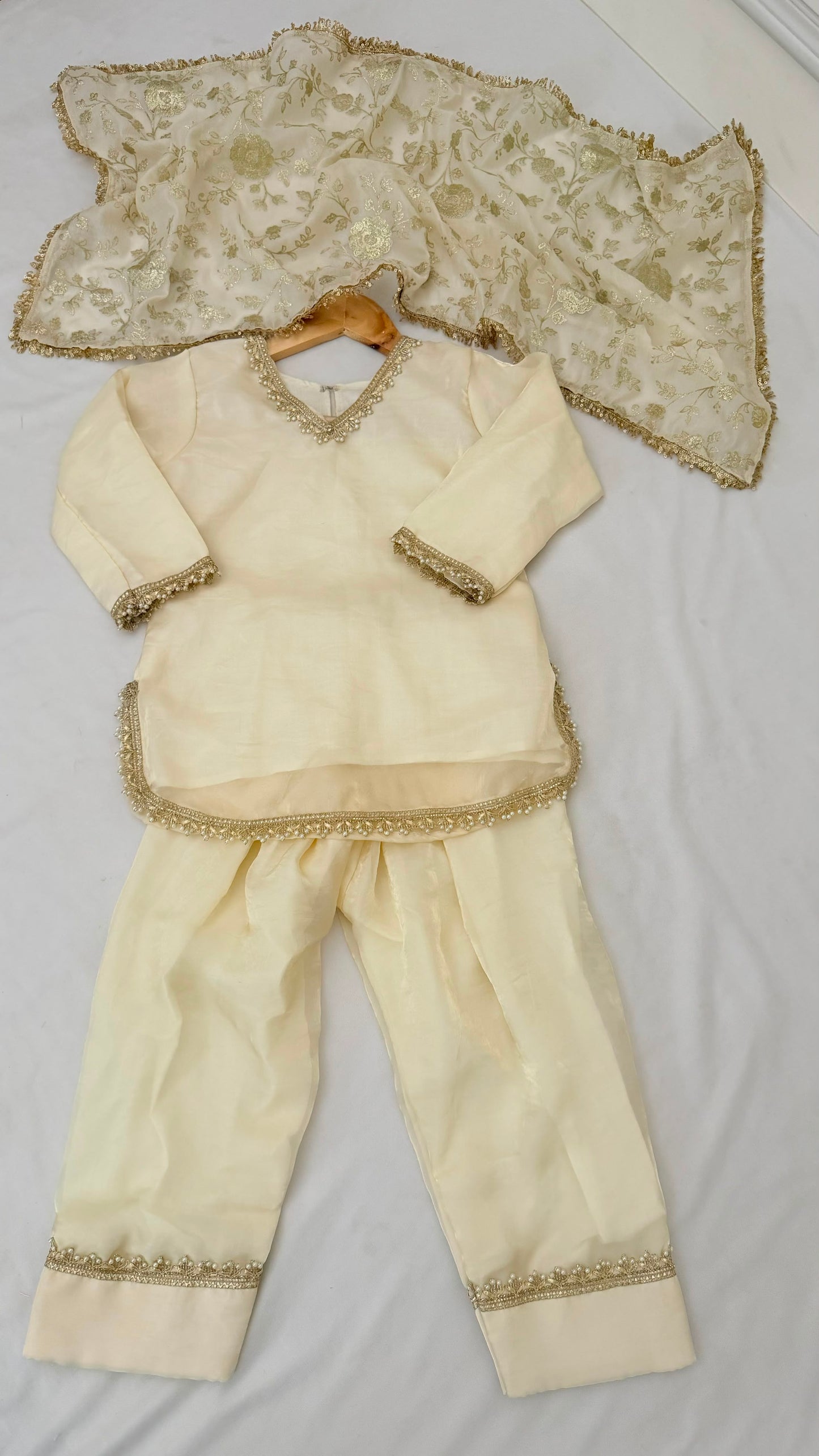 OFF WHITE COLOR KIDS SALWAR SUIT