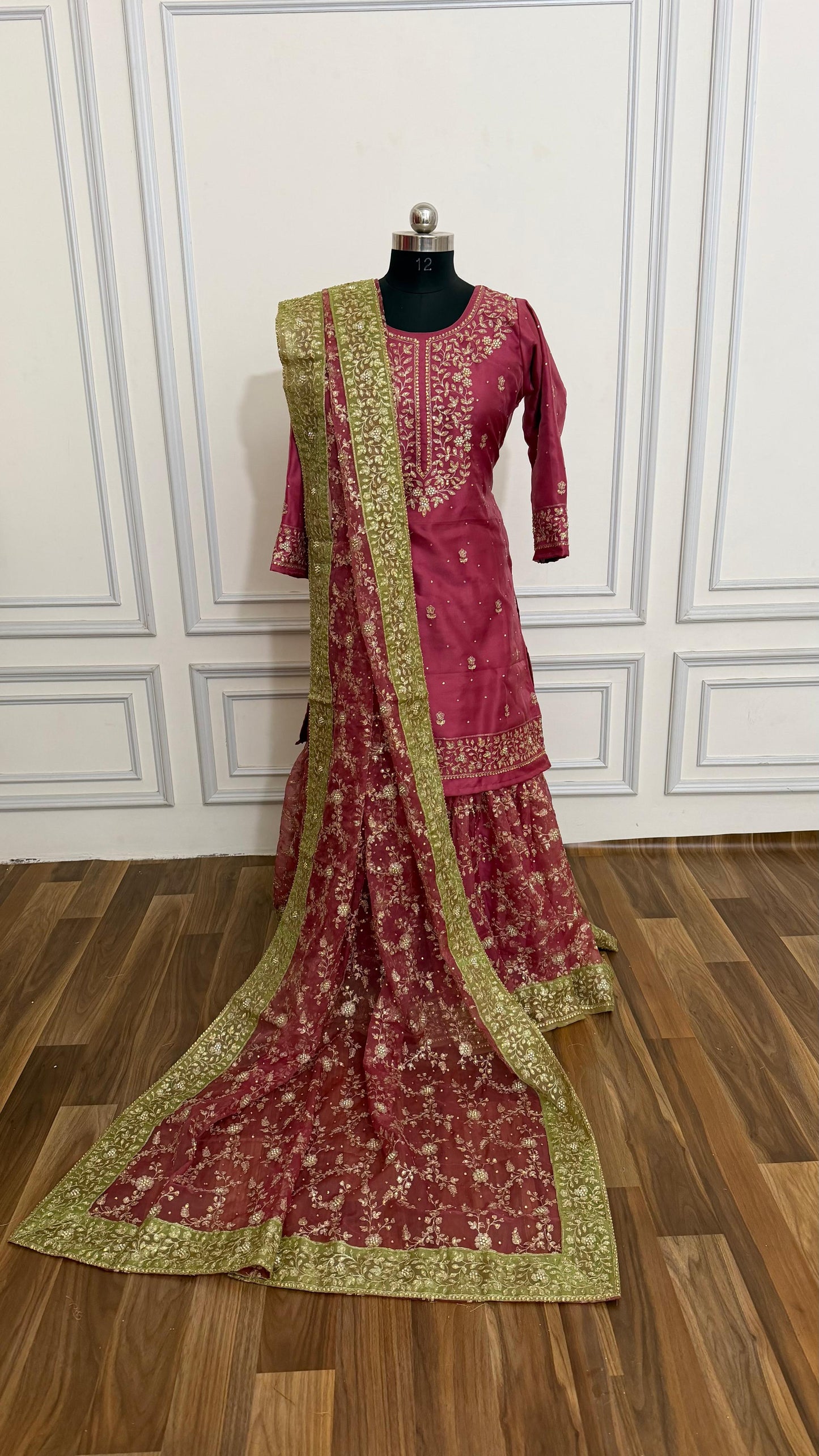 DARK ORCHID PISTA COLOR GHARARA