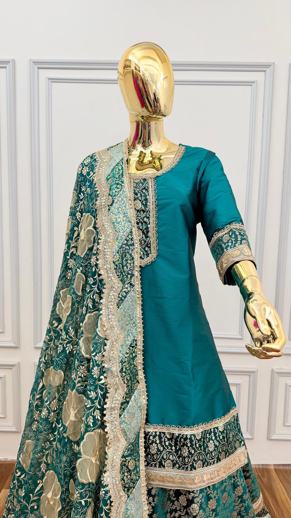 PASTLE GREEN  CHATAPTI FARSHI LAHENGA