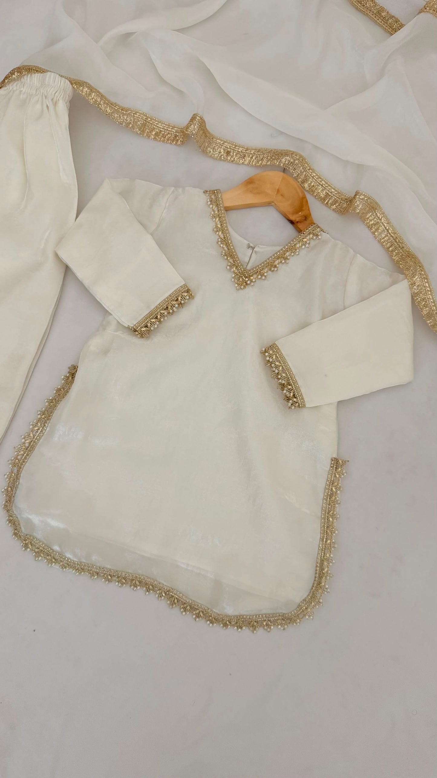 WHITE COLOR KIDS SALWAR SUIT
