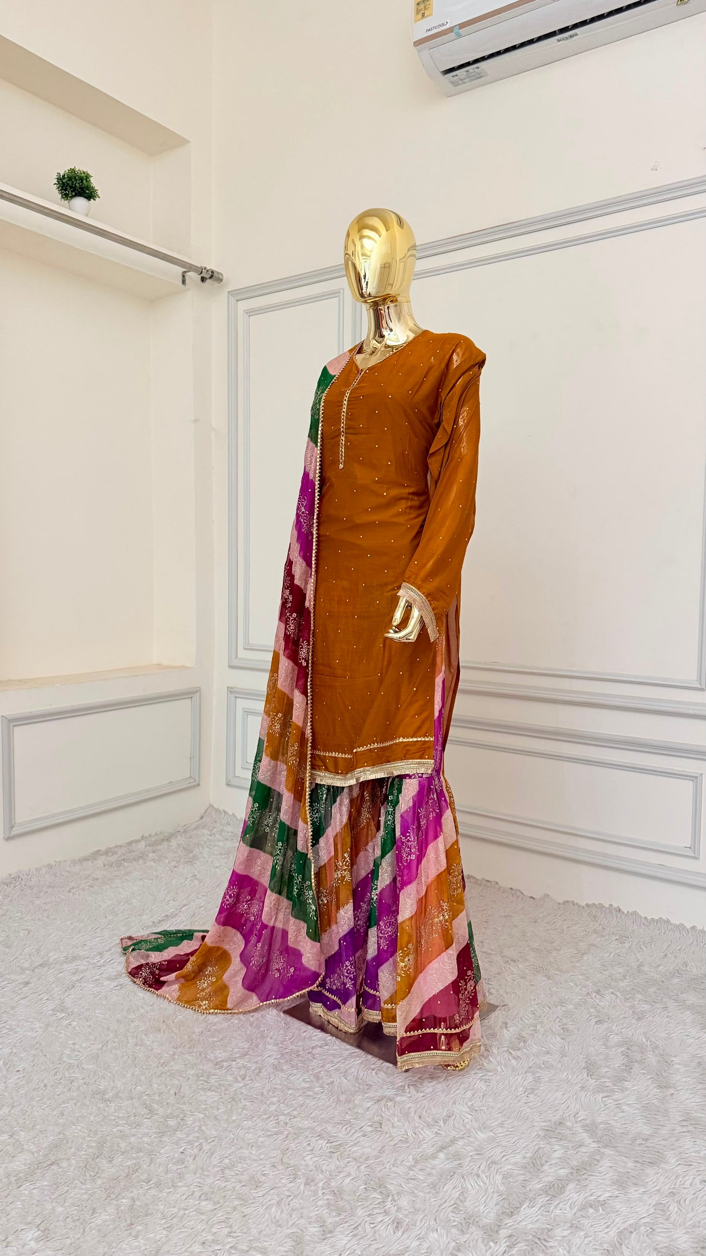GIRLISH CHATAPATI GHARARA5