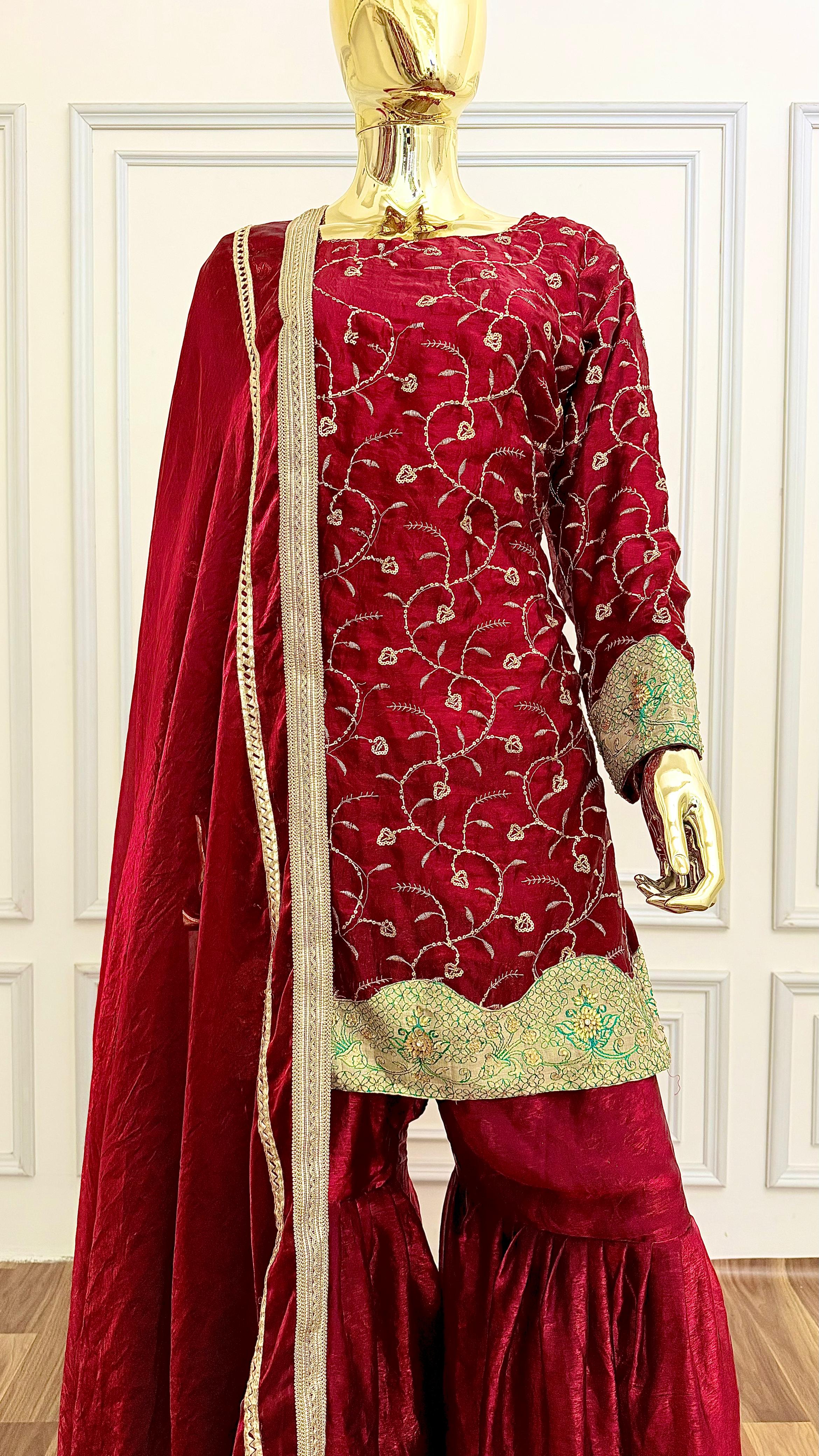 MAROON SHADE MINIMALISTIC GHARARA
