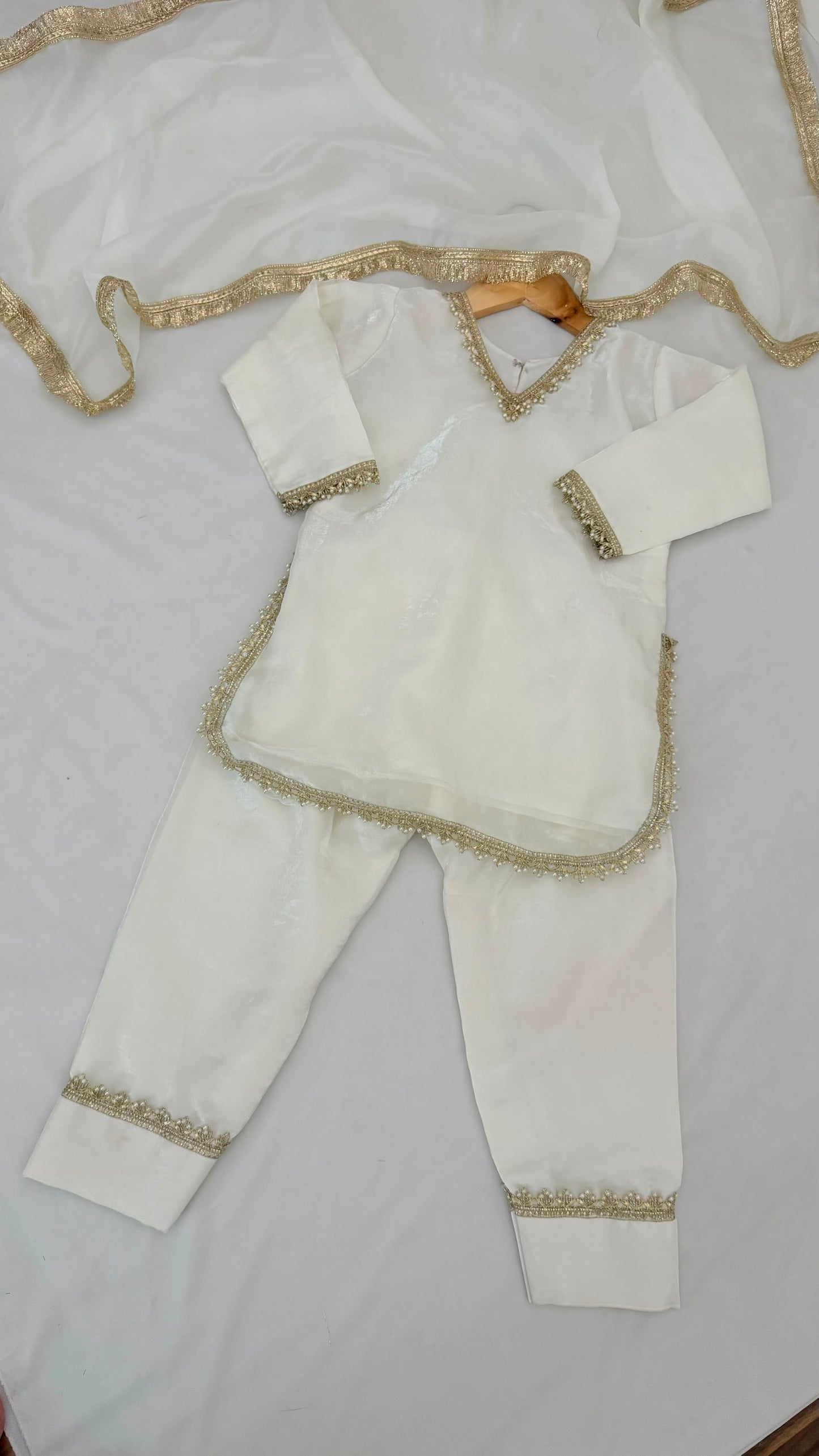 WHITE COLOR KIDS SALWAR SUIT